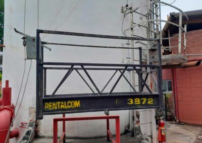 rentalcom-Alem-do-Chao-Navegando-Pelos-Andaimes-Suspensos